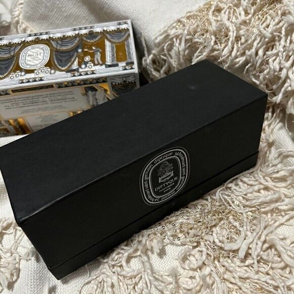 DIPTYQUE Legende Du Nord Holiday Candle Set of 3 70g Pine, Amber, Almond - Picture 9 of 12